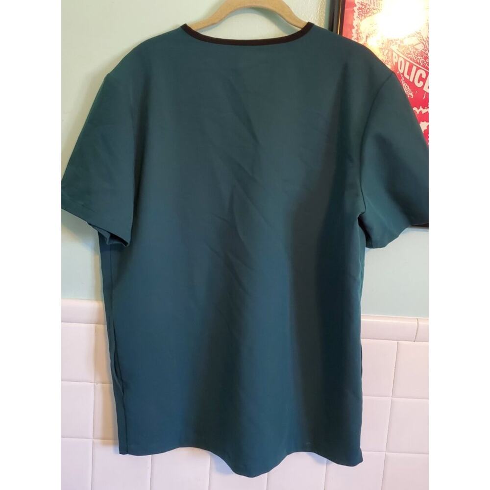 FIGS Dark Green One Pocket Scrub Top Women's Size Medium - Picture 4 of 8